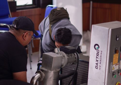 mesin es tidak mengeluarkan es